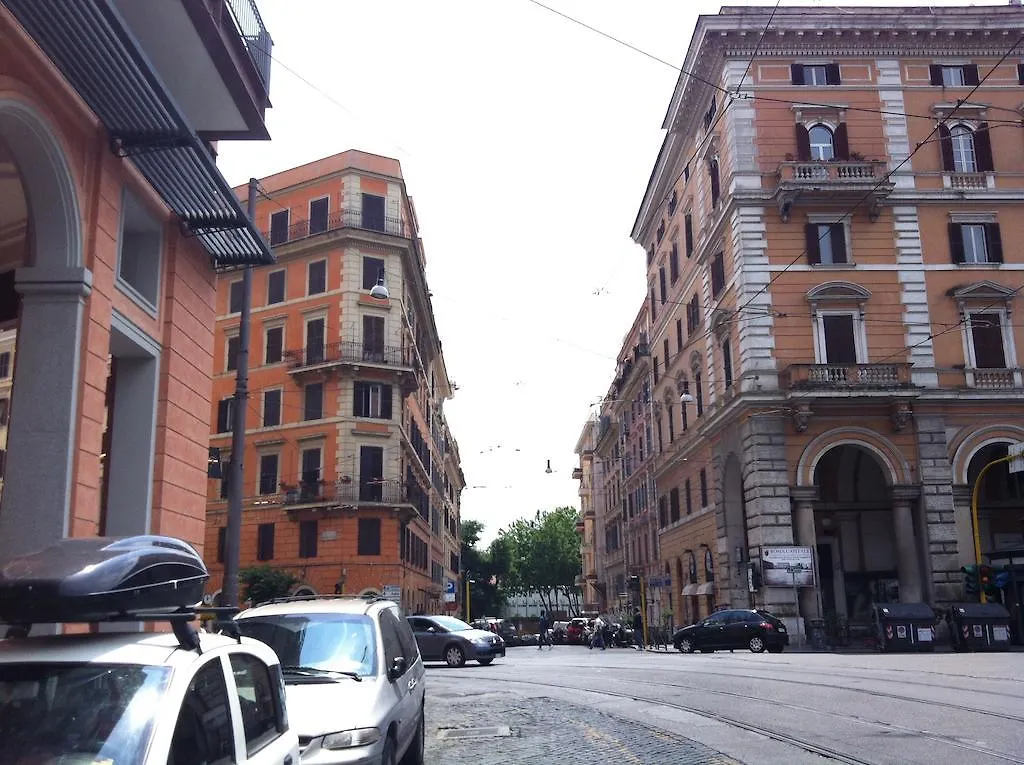 Apartment Icarus Inn Rome Italy